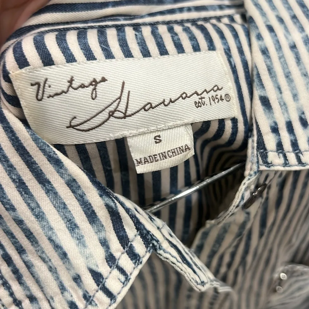 Vintage Havana Cropped Button Down Shirt size Small - Image 13