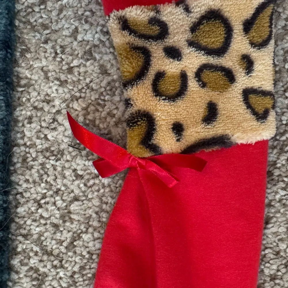 Funny Christmas Party Tee Santa I Can Explain Leopard Cuffs Festive Casual L Red Size L - Image 2