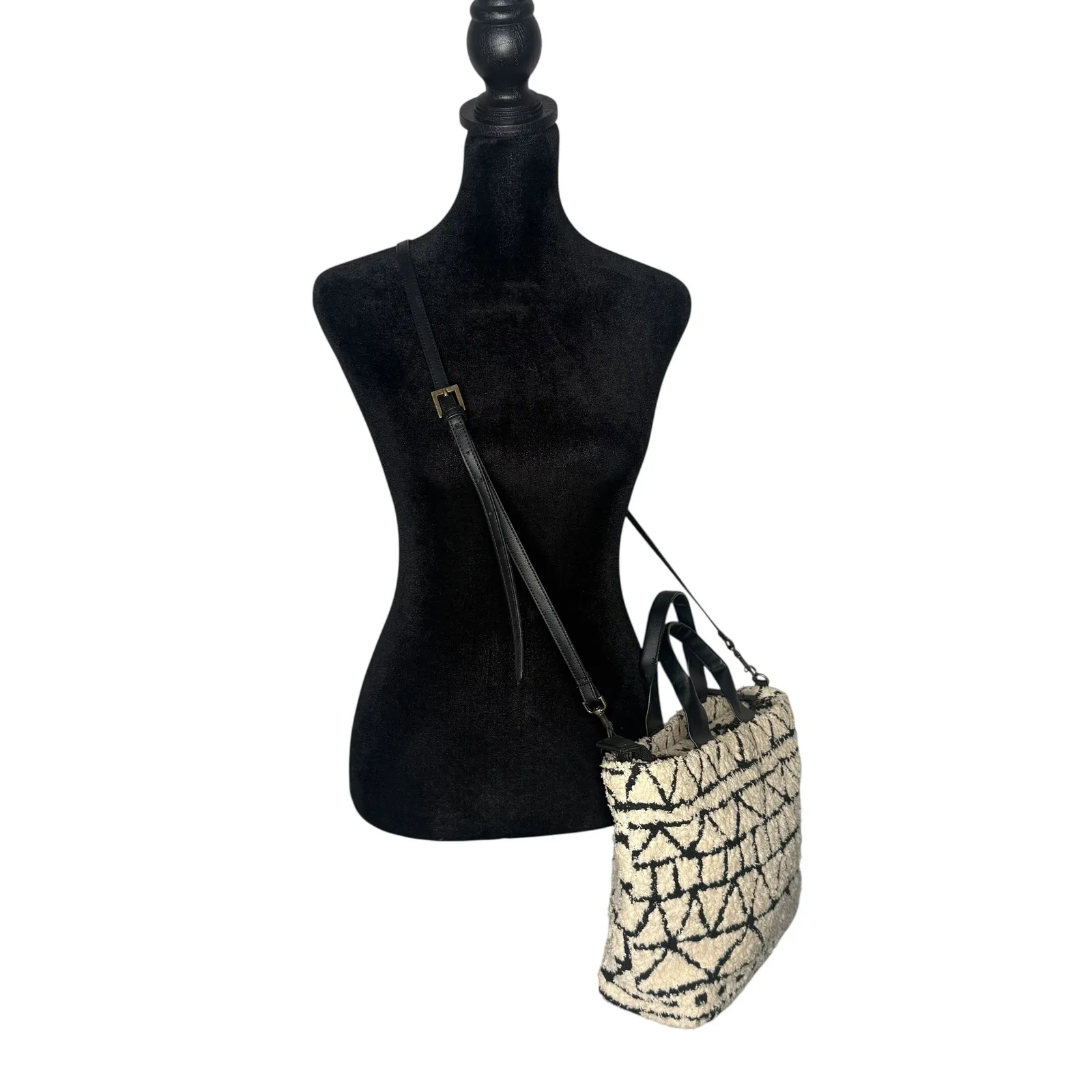 Universal Thread Crossbody Shoulder Textured Bag BOHO Chic‎ Artsy Eclectic - Image 2