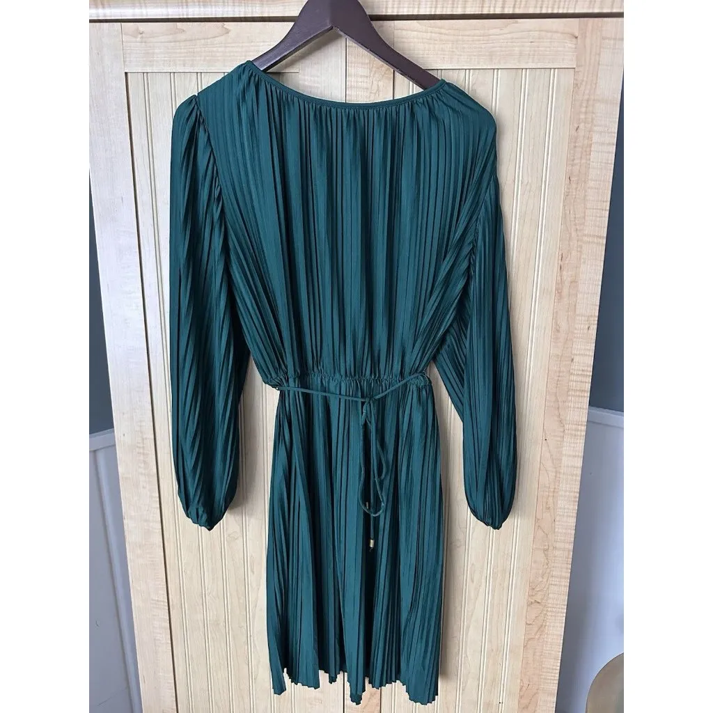 H&M Pleated Emerald Green String Tie Dress Size Size M Holiday Party Christmas - Image 2