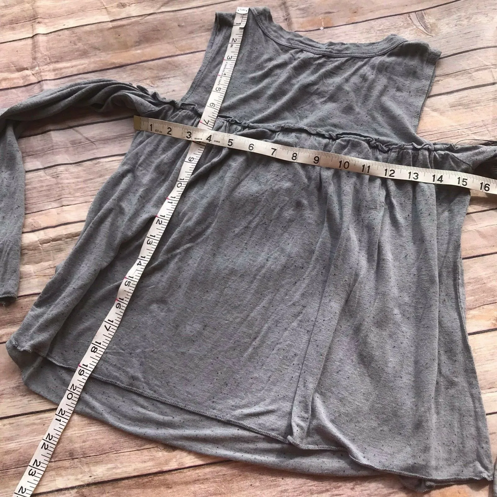 True Craft‎ Womens Juniors Top Size XS Ruffle Cold Shoulder Gray Ruffled - Image 5