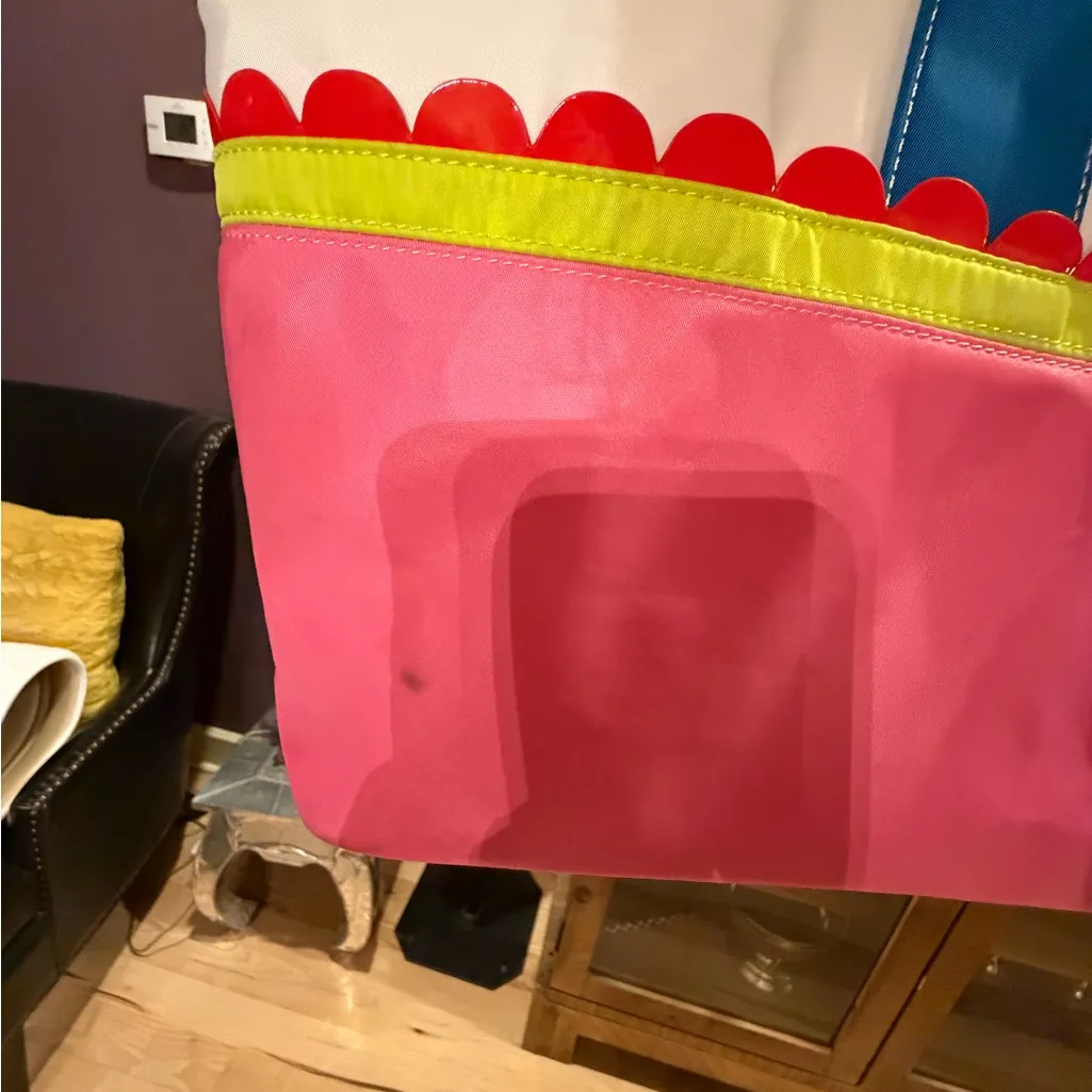 Packed Party - Image 4