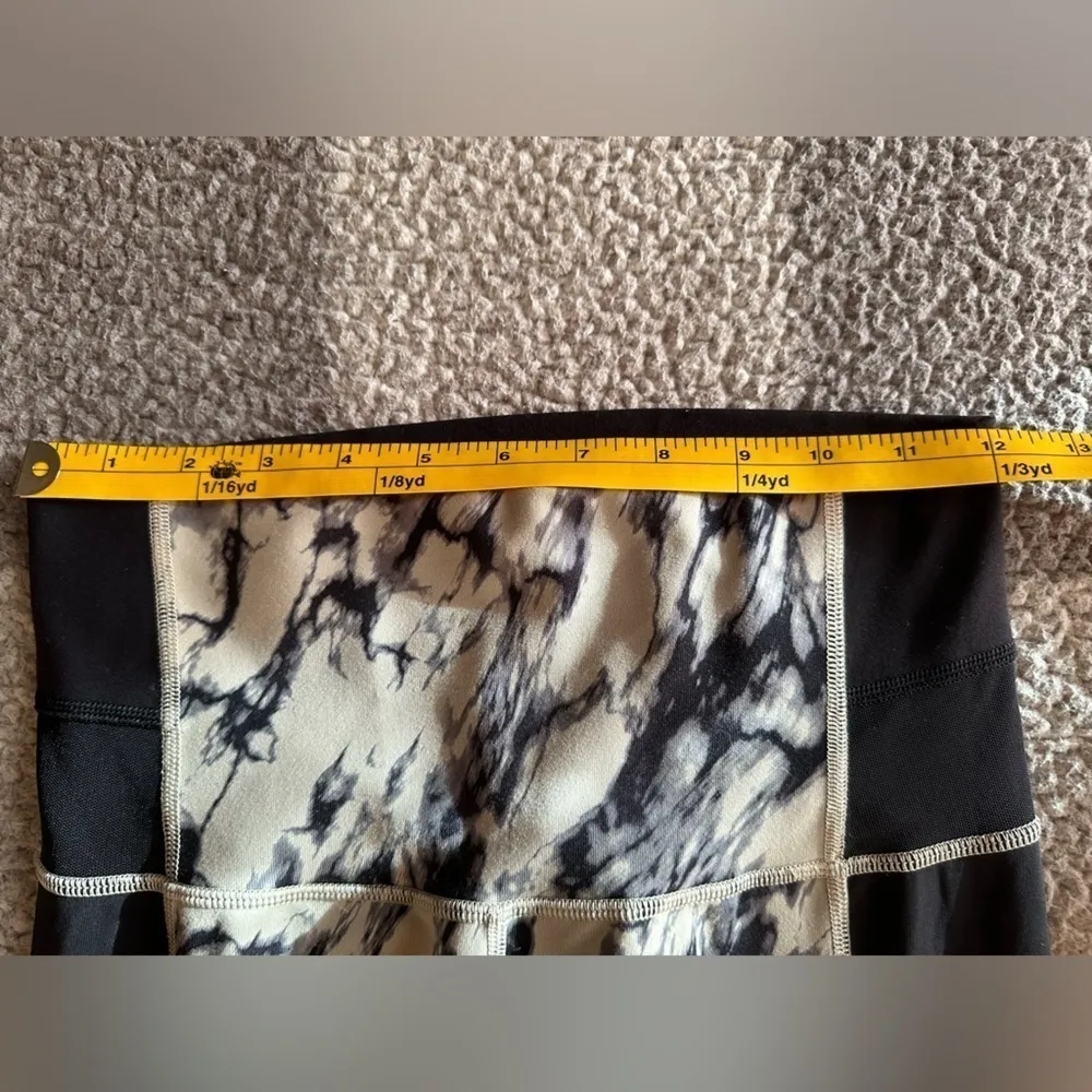 Lululemon Breathe Easy Leggings Size 4 Mesh Marble Great Granite Black - Image 5