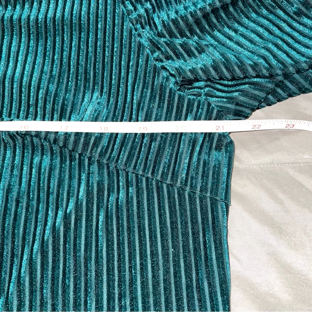 Shein Teal Green Velvet Burnout Stripes Women's Top with Puff Sleeve Size 2X - Image 9
