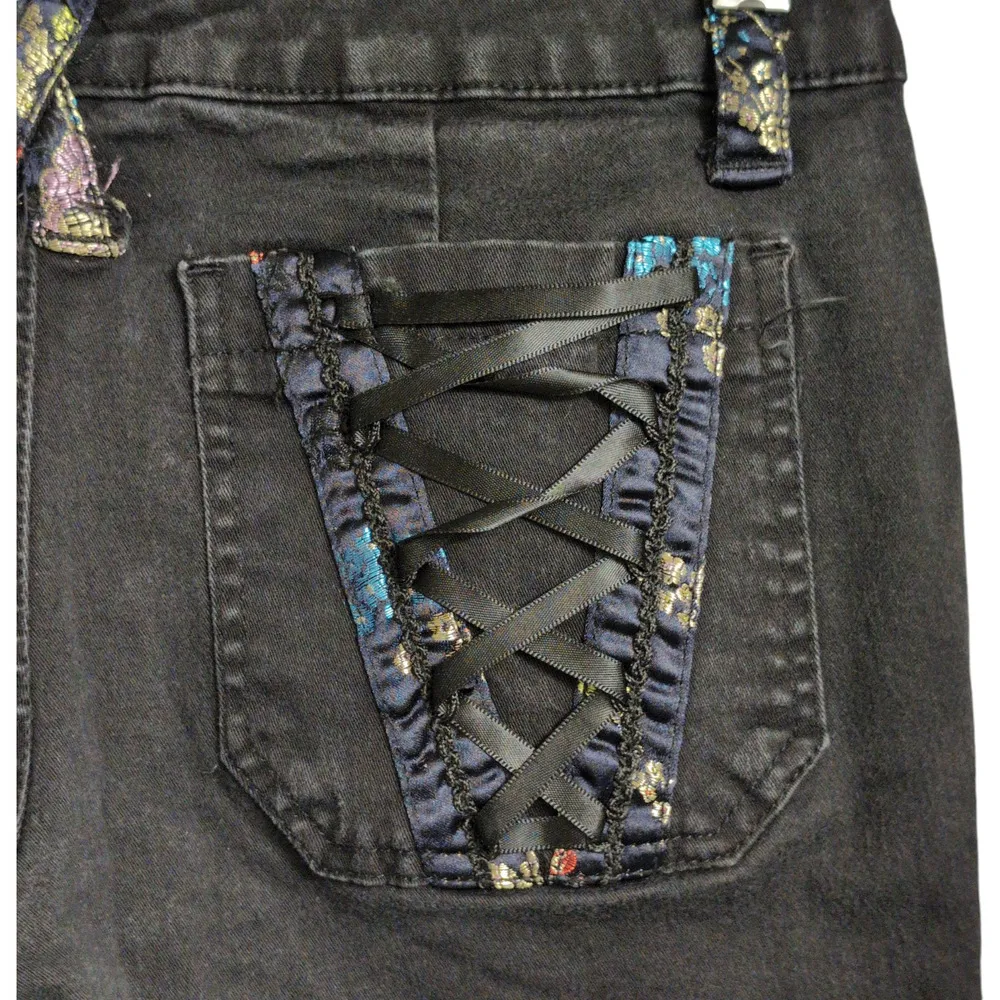 Tripp NYC Black Cropped Punk Goth Emo Lace Up Pocket Shorts Size 9 - Image 6