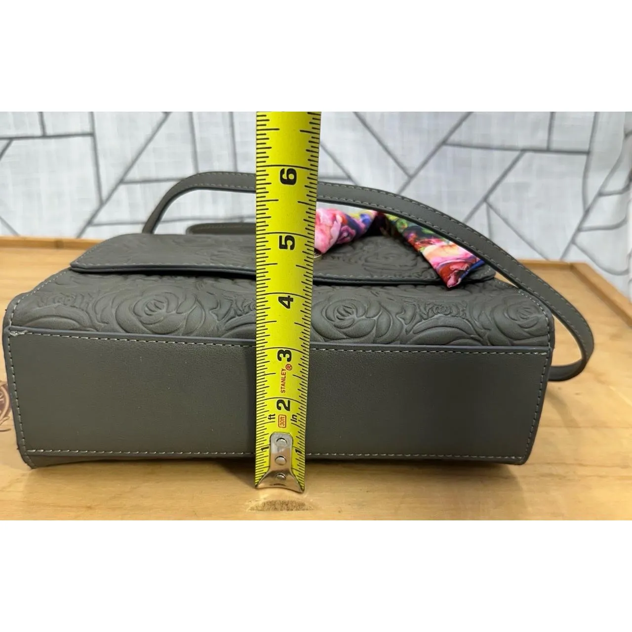 Betsey Johnson Tophandle Handbag Floral Embossed Detachable Strap Womens purse - Image 10