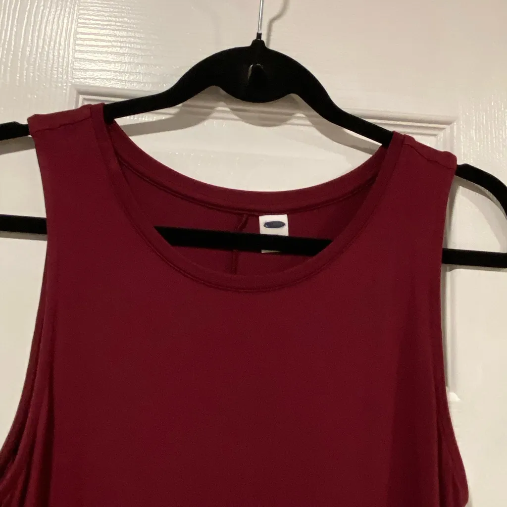 NWT Old Navy Luxe Size S Burgundy Scoop Neck Soft Flowy Stretch Tunic Tank Top - Image 2