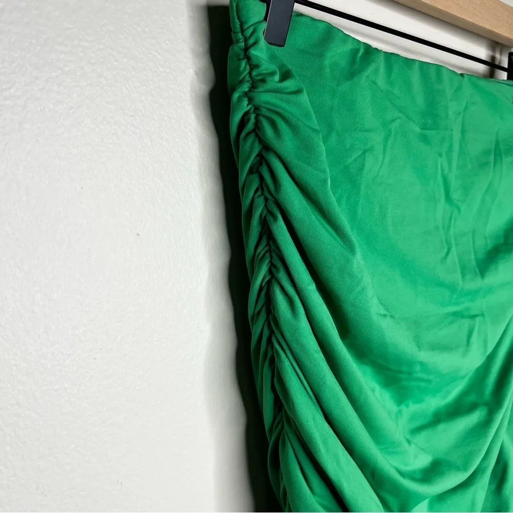 Aritzia Babaton Gehry High-Waisted Pull On Ruched Mini Pencil‎ Skirt - Image 4