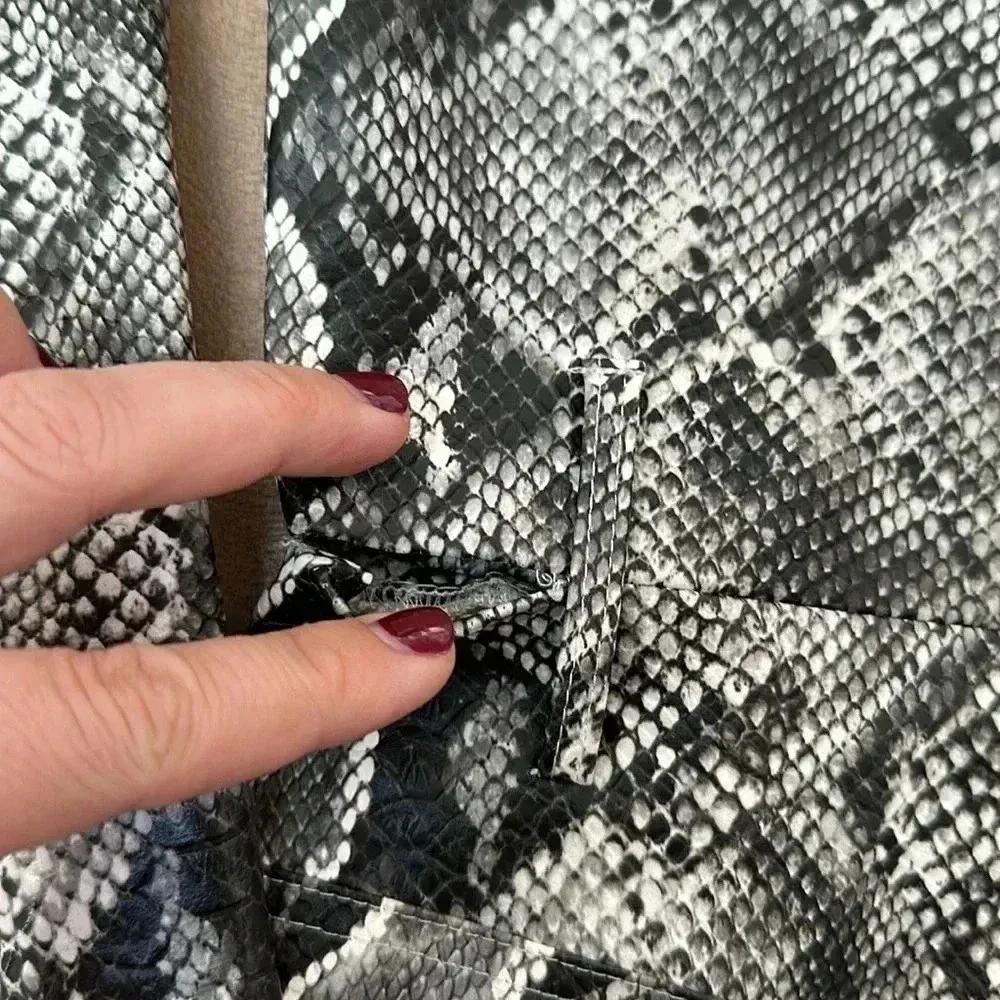 NONchalant Label Revolve Python Jumpsuit RARE! Sz XS Gray - Image 12