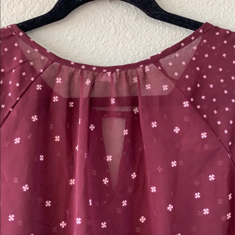 Old Navy sheer sz M long sleeve burgundy popover - Image 7