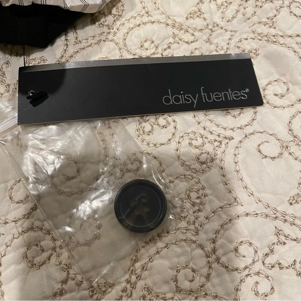 NWT Daisy Fuentes Women’s Black Blazer with Structured Shoulders Size 14 - Image 7