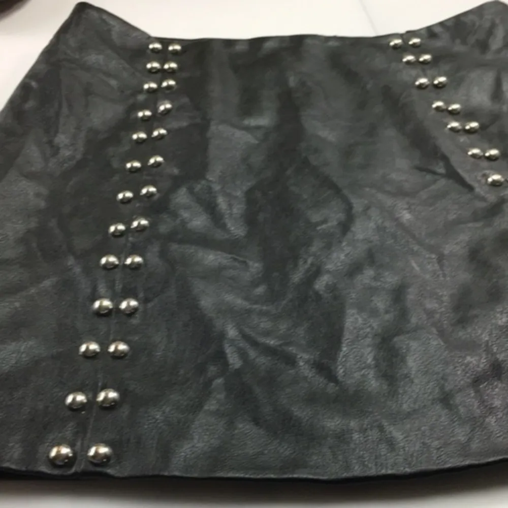 Forever 21   ladies  leather  skirt  M - Image 9