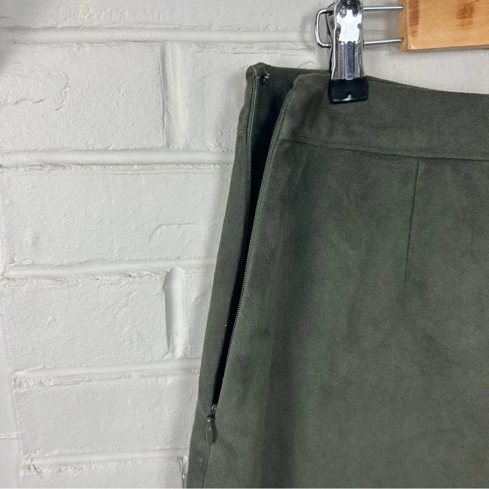 Abercrombie & Fitch Green Faux Suede Pocket Mini Skirt Size 8 - Image 10