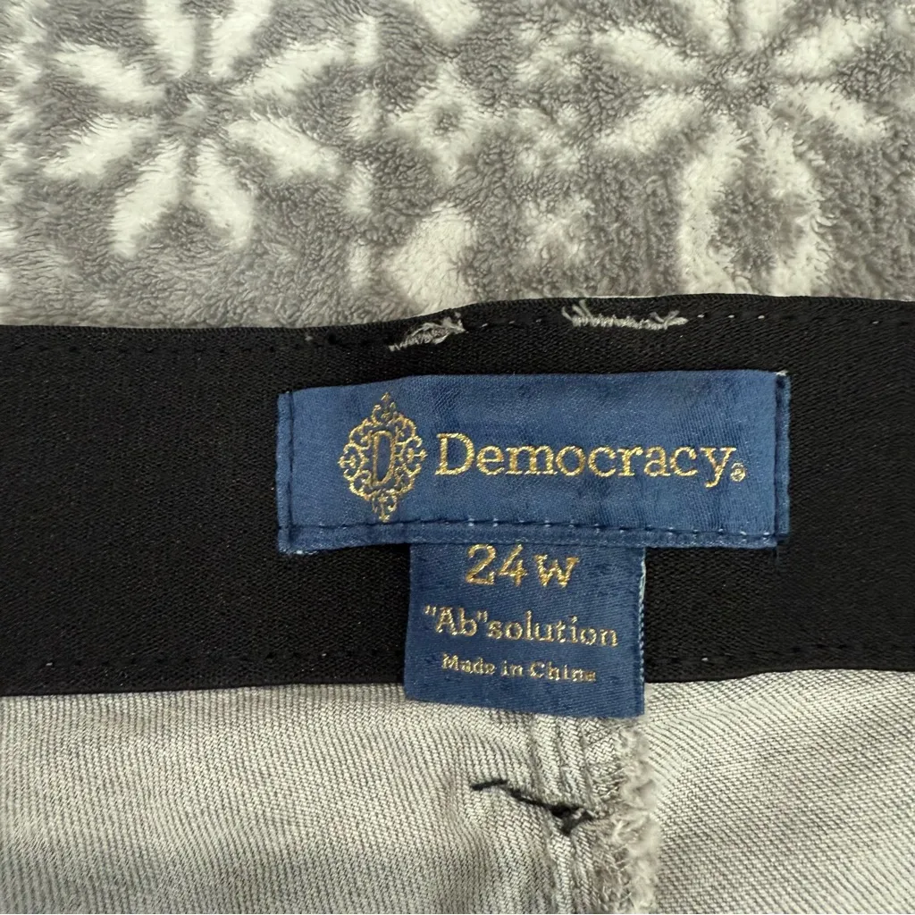 NWT Democracy Solution High Rise Slim Straight Gray Button Fly Jean Size 24W - Image 6