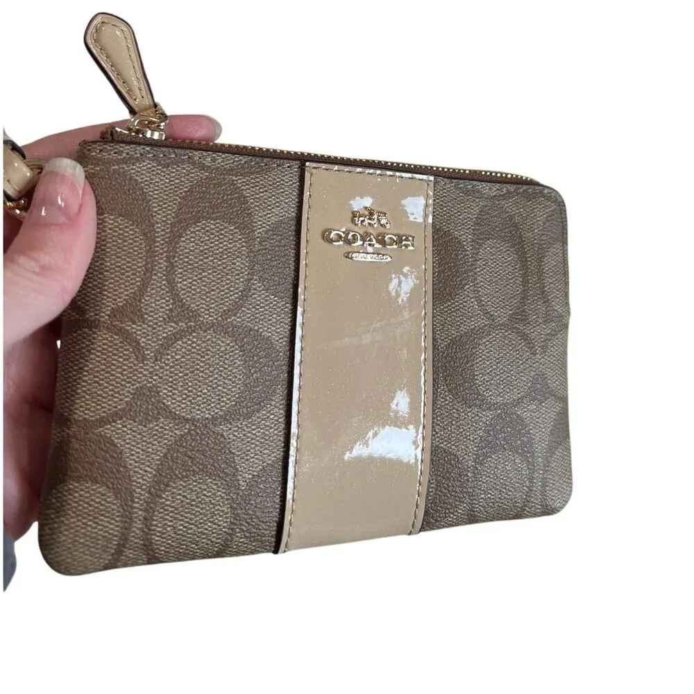 Coach Signature Brown Wrist Wallet Cream Sparkle Patent Leather Accents Hang Tag - Image 8