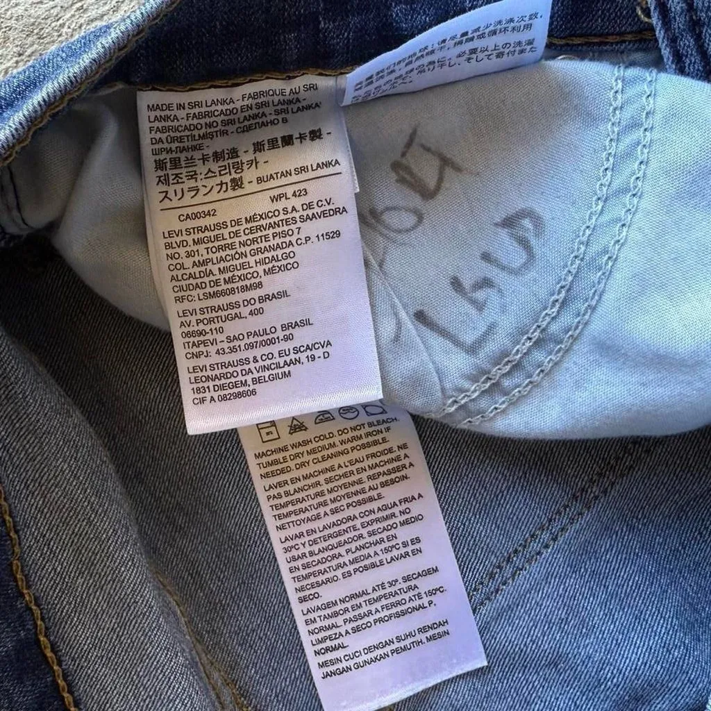 Levi's Women's Boot Cut Jeans in Deep Blue - Image 3