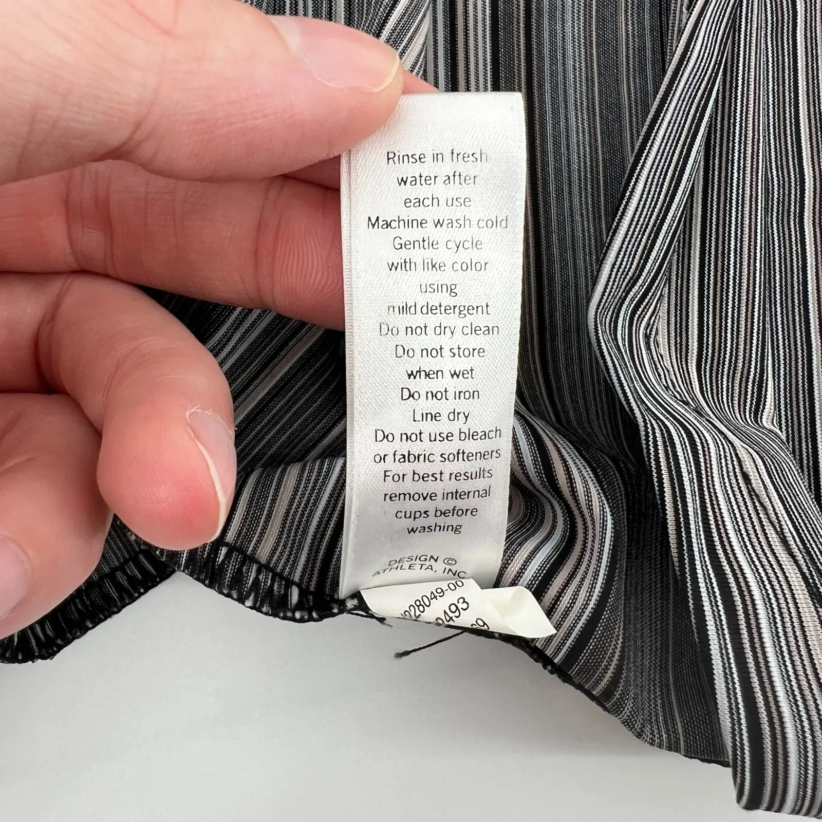 Athleta Women‎ M Veracruz Stripe Tankini Top Black White Tan Wireless Swim Pool - Image 6