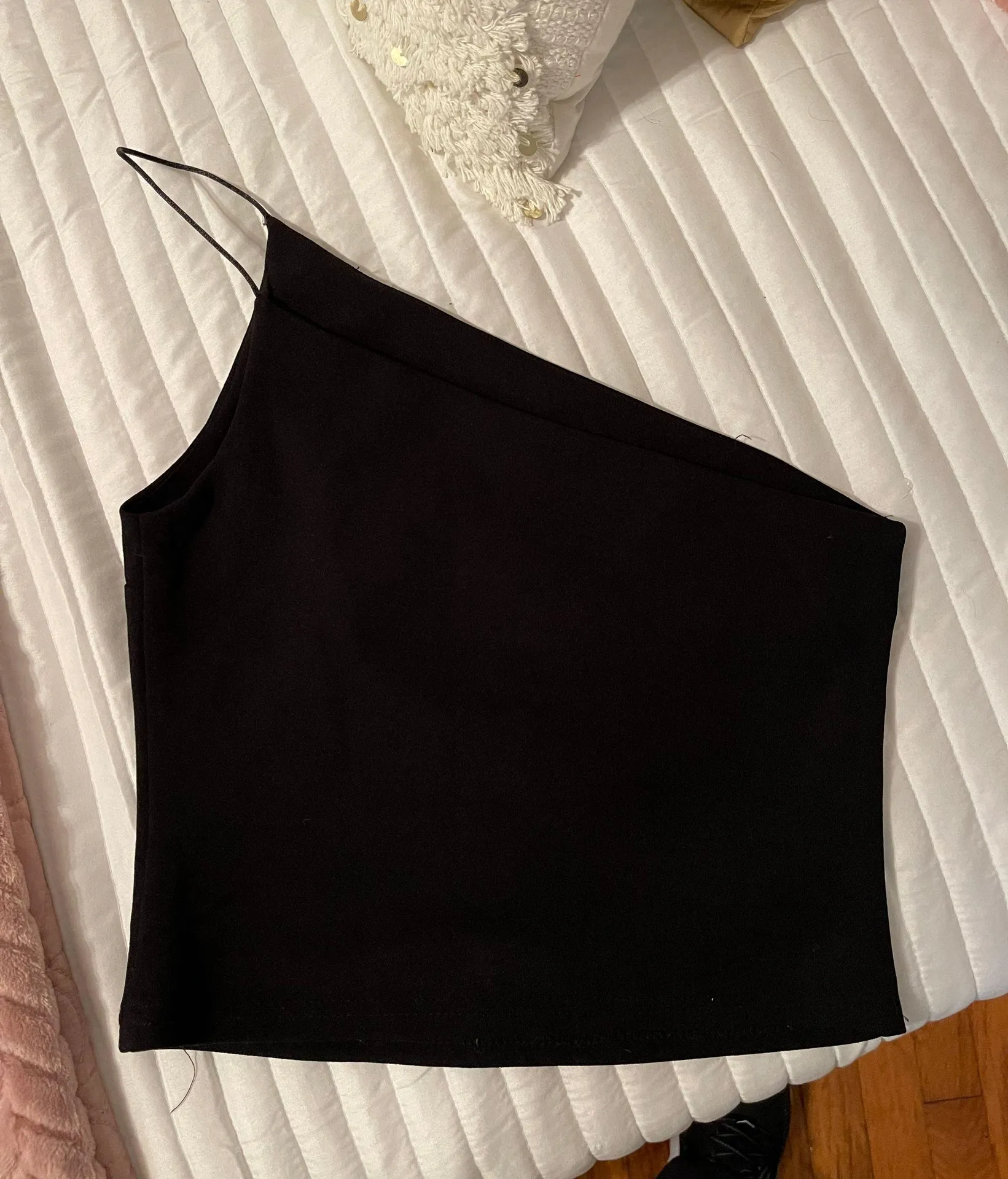 Princess Polly Black One Shoulder Crop Top - Image 3