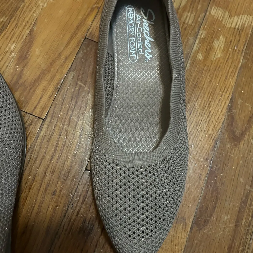 Skechers Tan with Cushioned Insole and Slip-On Design - Image 5