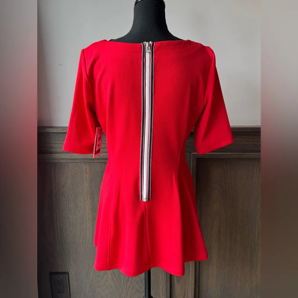 Julian Taylor Red Fitted Short Sleeve Blouse - Image 3
