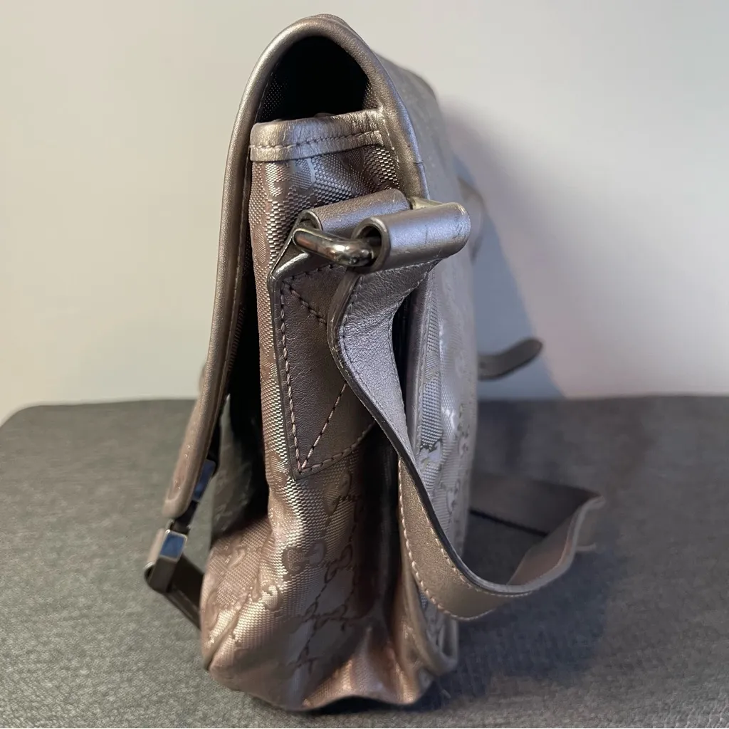 Gucci Imprime Coated Canvas Buckle Flap Messenger Bag - Metallic Gray - Preowned - Image 4