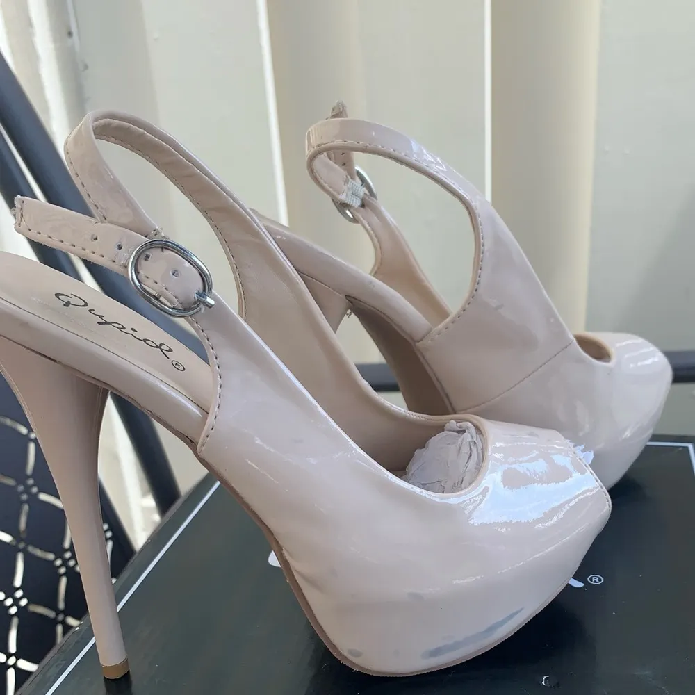 NUDE PATENT SLING BACK HEELS - Image 7