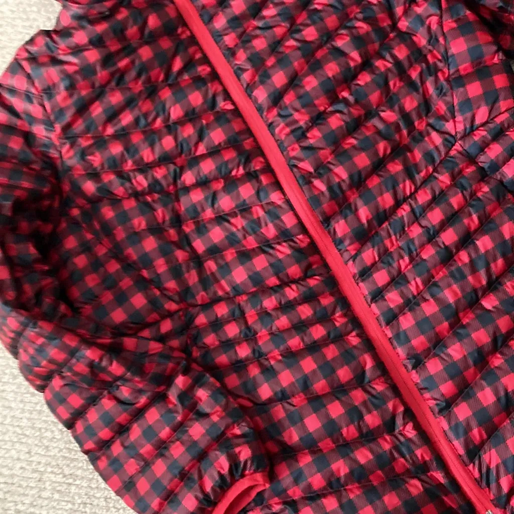 Lands’ End Ultra Lightweight Packable Down Jacket Hooded Size Medium Red Black - Image 2