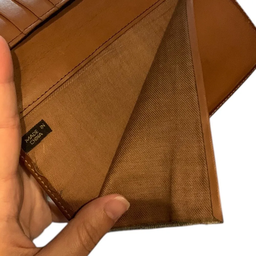 Dooney & Bourke vintage trifold wallet - Image 7