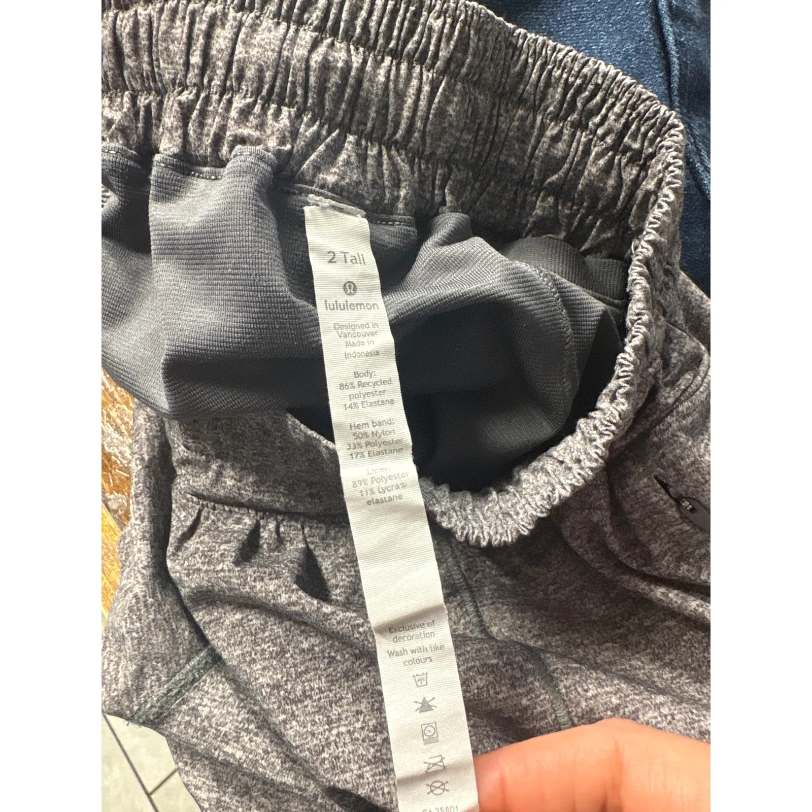 Lululemon Gray Shorts Size 2 Tall - Image 7
