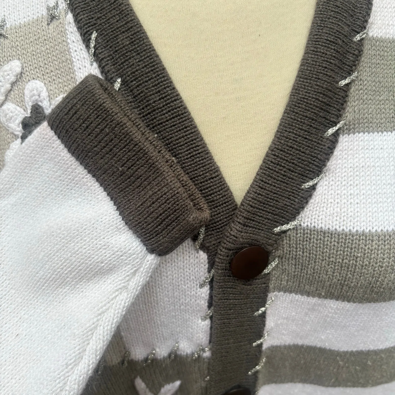 VTG Storybook Knits Cardigan Sweater Med White Ramie Floral Button Grandmacore - Image 12