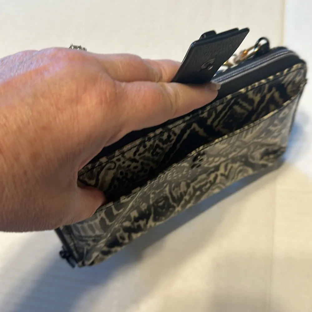 Wallet style purse with removable handle excellent condition - Image 4