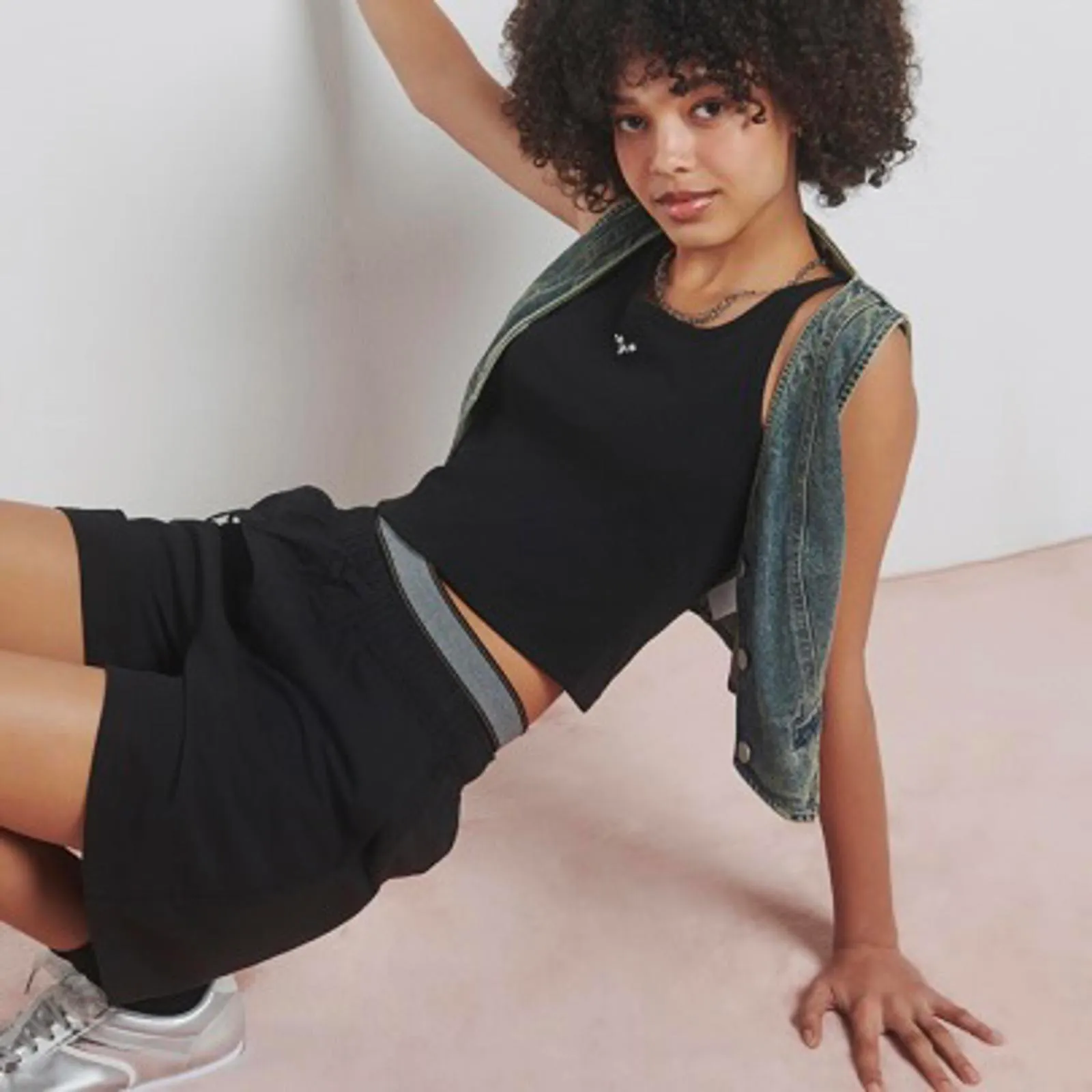 Uniqlo GU Cotton Blend Cropped Tank Top Floral Basic Baby Tee Black NWT Small - Image 3