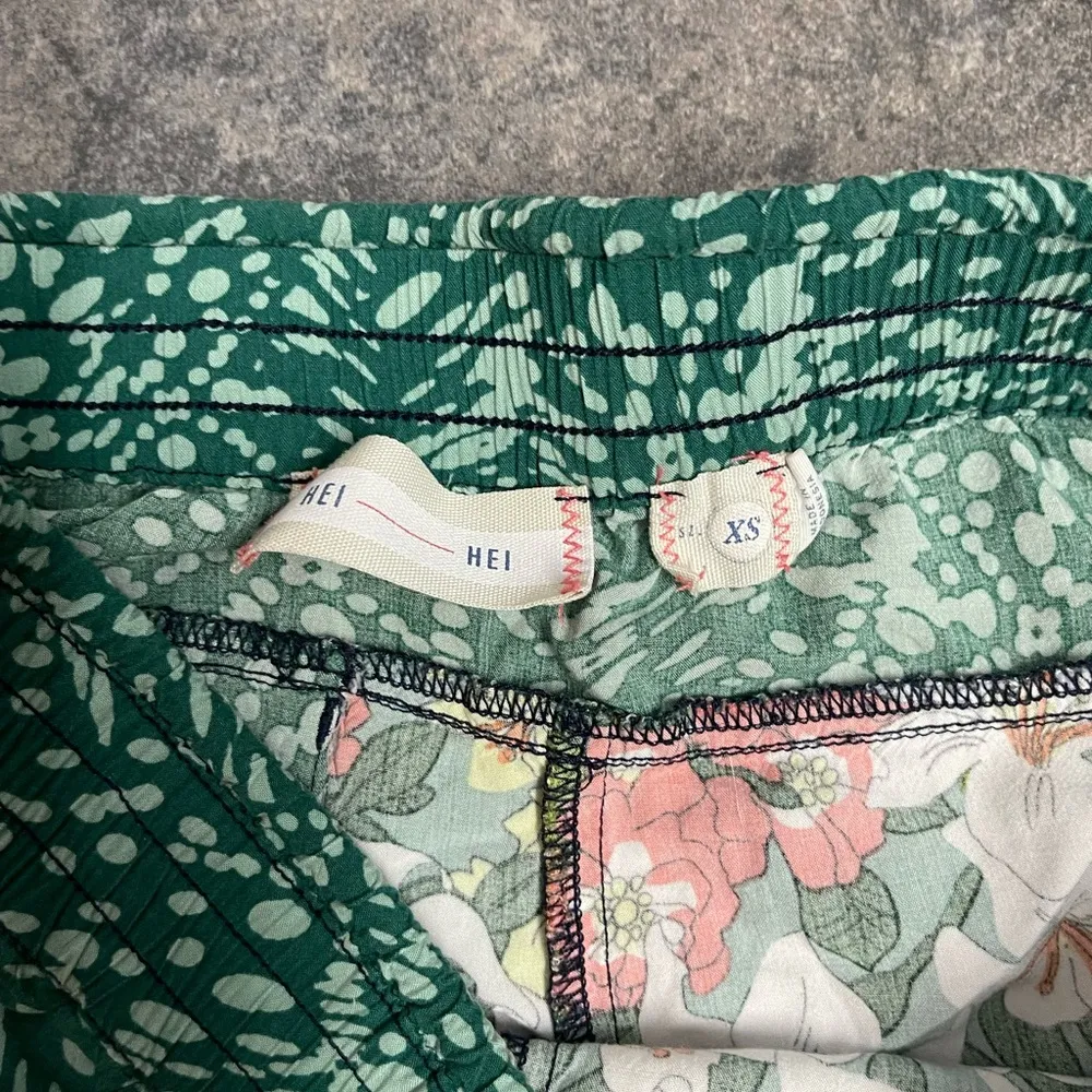 🐸Anthropologie • hei hei floral lotus shorts, Size XS - Image 3