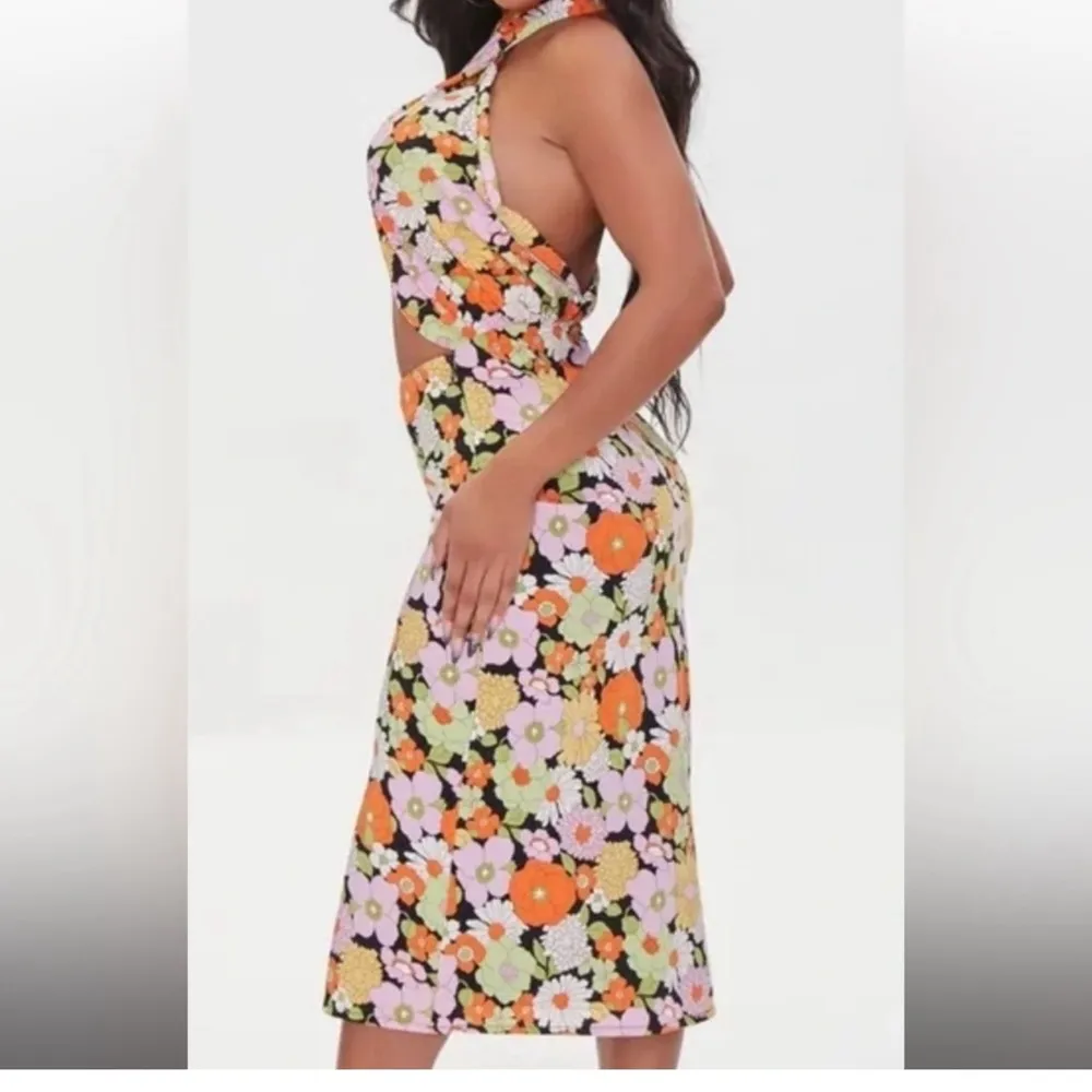 Forever21 Crossover Floral Print Halter Dress - Image 4