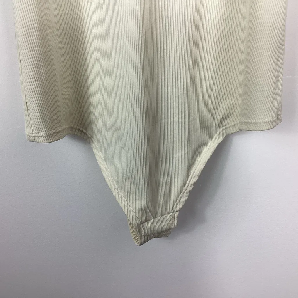 Spanx Suit Yourself Ribbed Mock Neck Sleeveless Bodysuit Size Small - Image 5