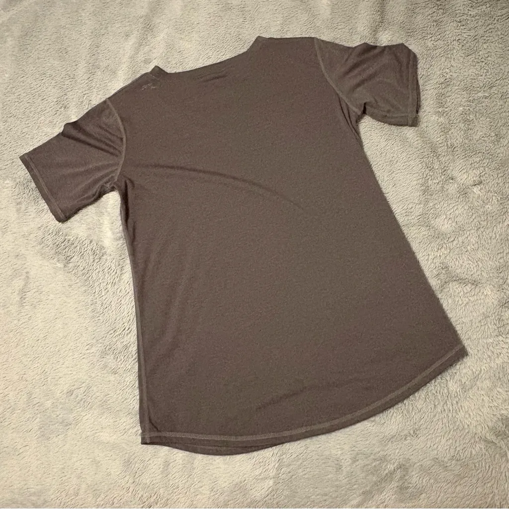 Senita Spend Gray V-Neck T-Shirt Size Small - Image 2