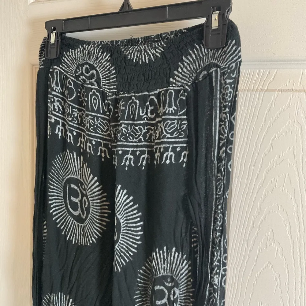 Earth Bound Trading size small Boho Sheer Black Pants White - Image 2