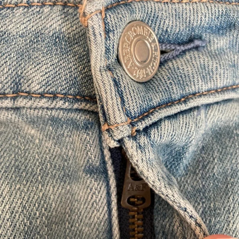 Denim Mini Skirt Raw Edge Hem Sz 27 Light Blue Wash 90s Y2K - Image 5