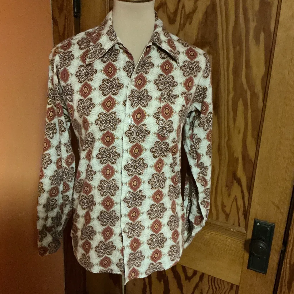 Vtg 70s earthy flowers big collar button down shirt - Image 5