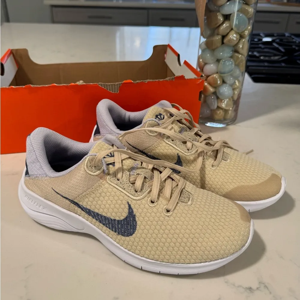 NIKE flex experience run 11 next nature sanddrift sneakers 🤍 - Image 3