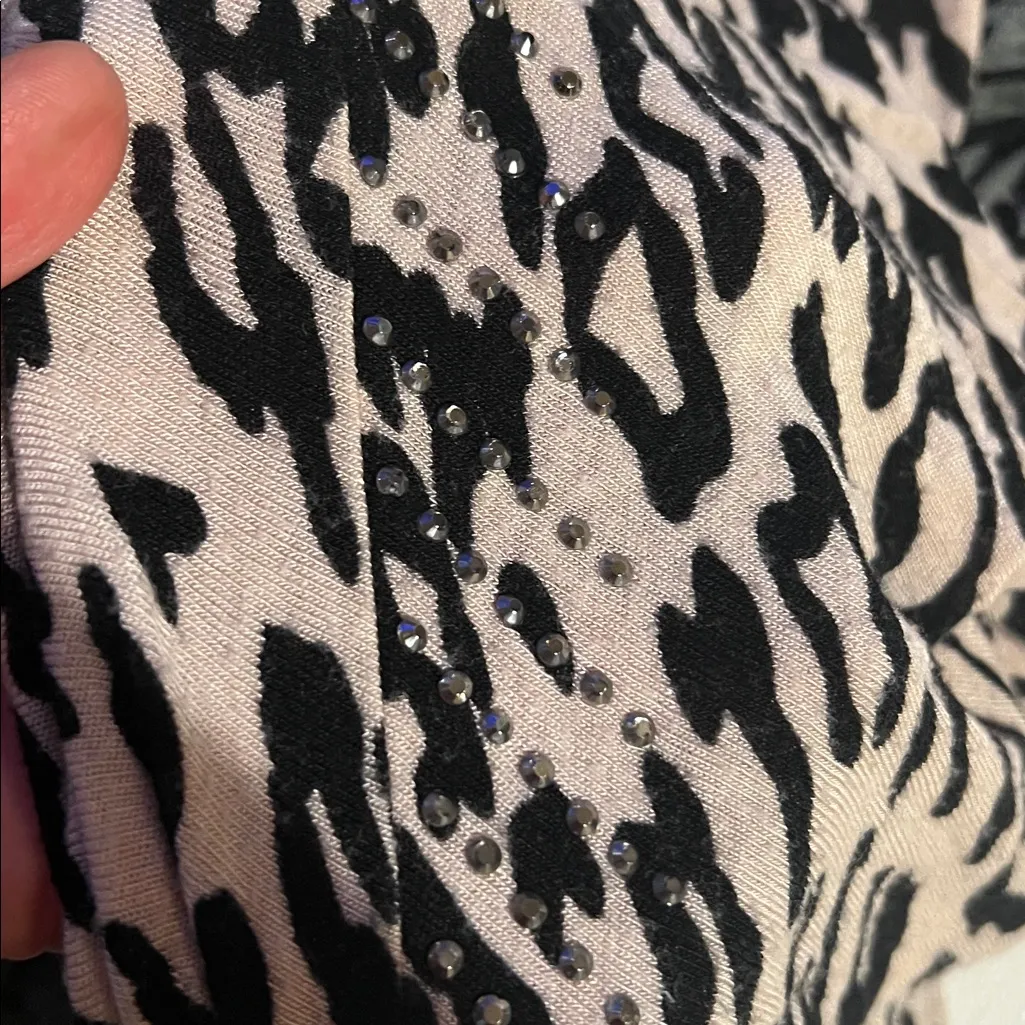Day trip, leopard print cardigan, size small lightweight - Image 8