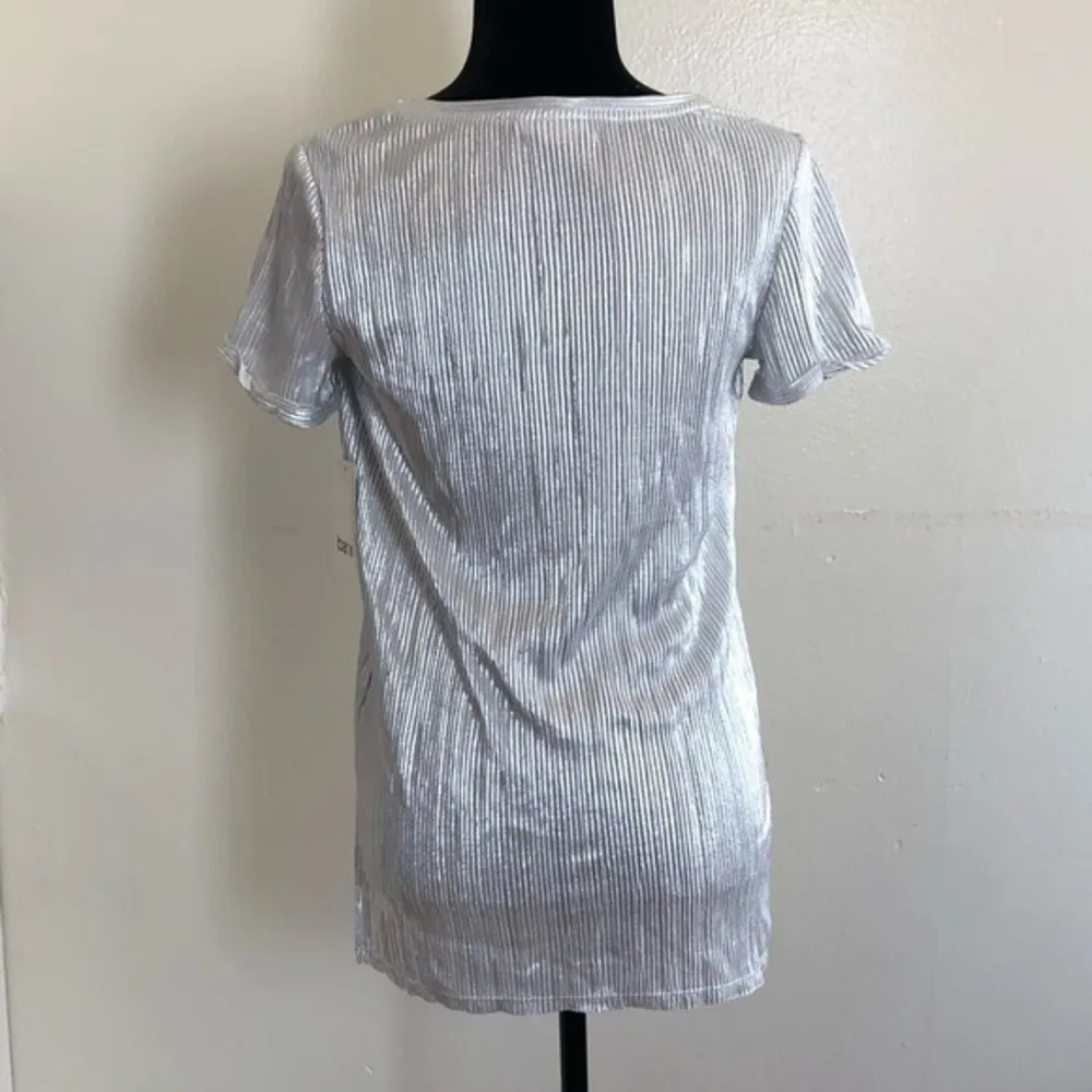 New Women’s Bar III Metallic Textured T-Shirt sz S - Image 6