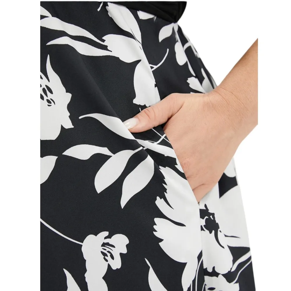 NWT BloomChic Floral Print A Line Butterfly Sleeves Midi Dress in Black/White - Image 6