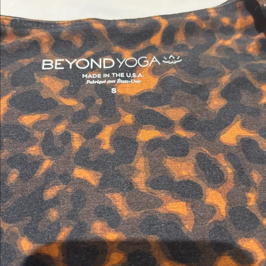 Beyond Yoga Leopard Workout Top - Image 3