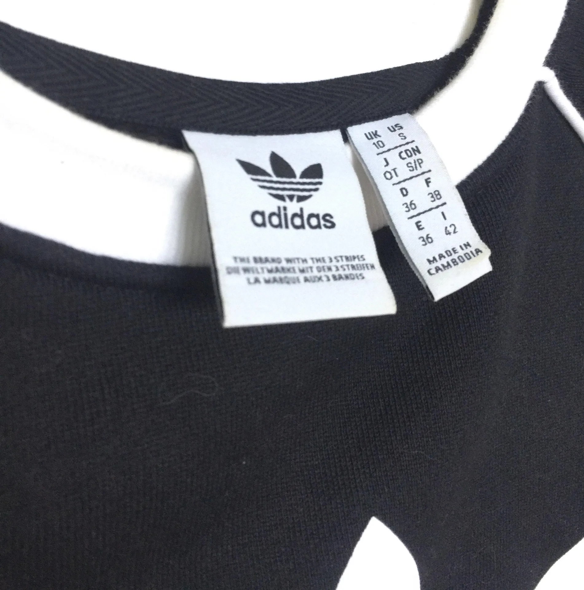 Adidas Cropped Crewneck - Image 4