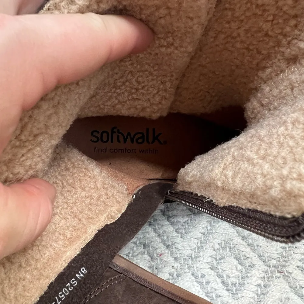 SoftWalk Rayne Women's Ankle Bootie Brown Size 8N Faux Fur Lined Casual - Image 4