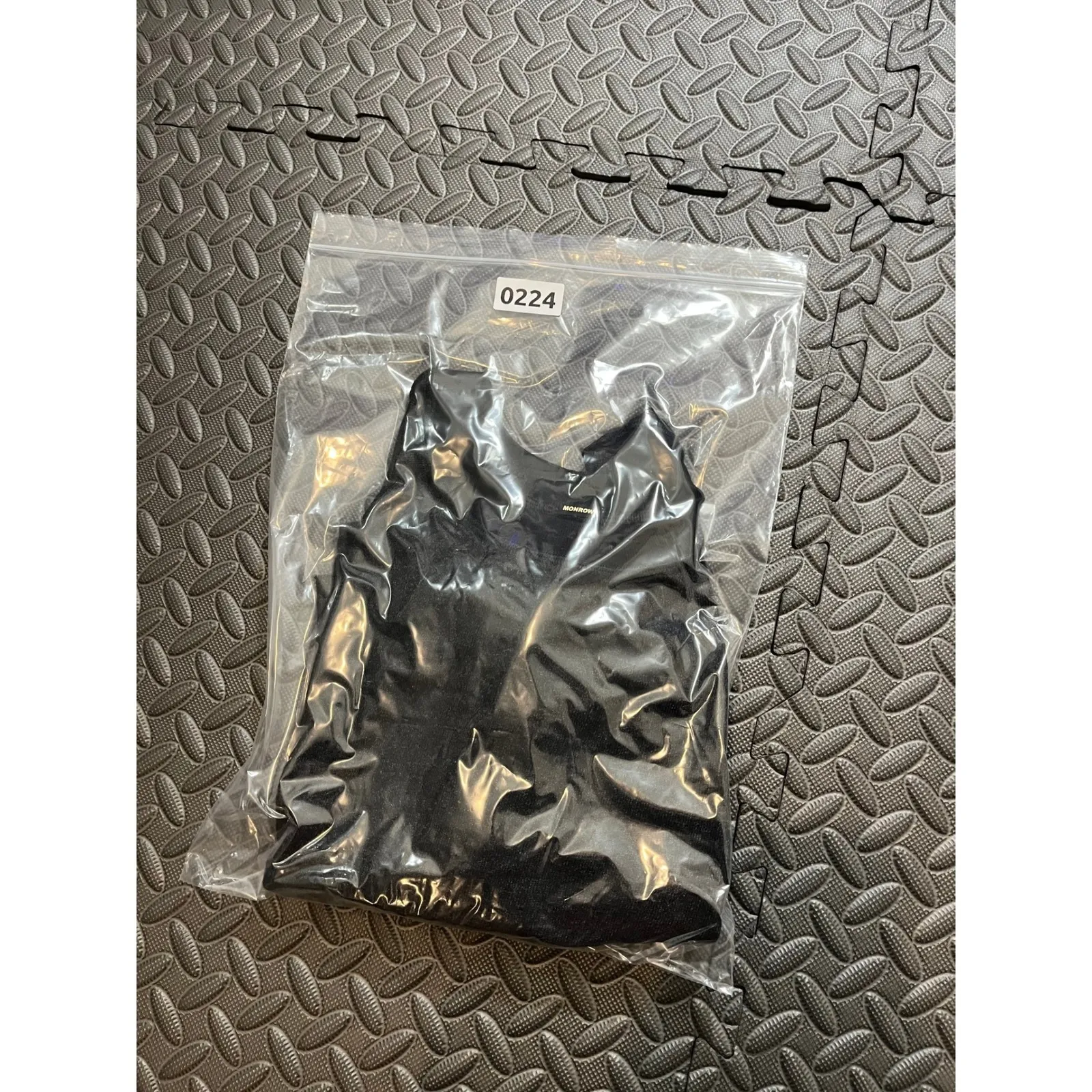 MONROW Cropped Short Sleeve Side Stripe Grey Sweater Sweatshirt Medium $98 - Image 7