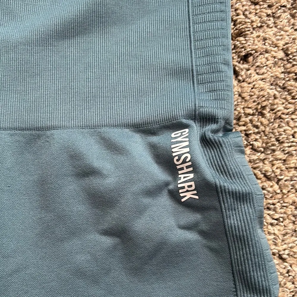 Gymshark Shorts size large - Image 2