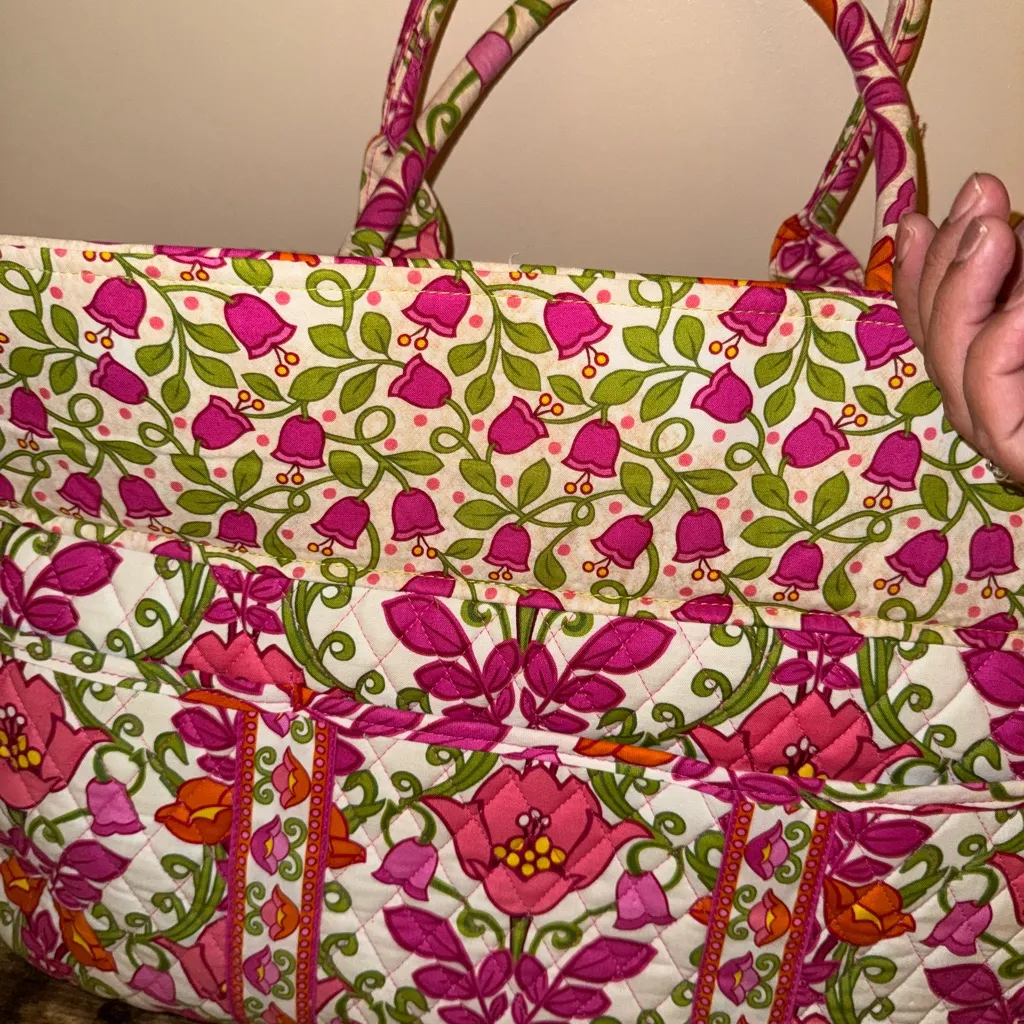 Vera Bradley Large Quilted Duffle Bag Travel Tote Carryall Luggage Lili Bell‎ Pink - Image 3