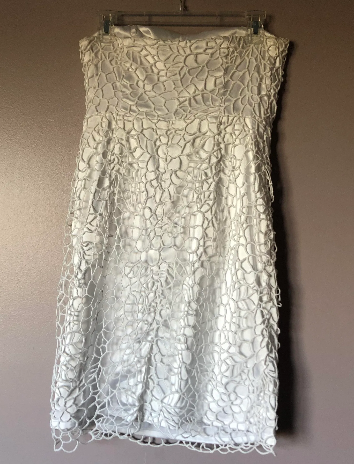 White strapless embroidery overlay lace detail dress - Image 4